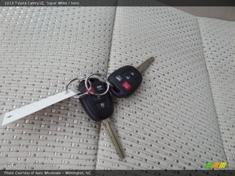 Super White / Ivory 2013 Toyota Camry LE