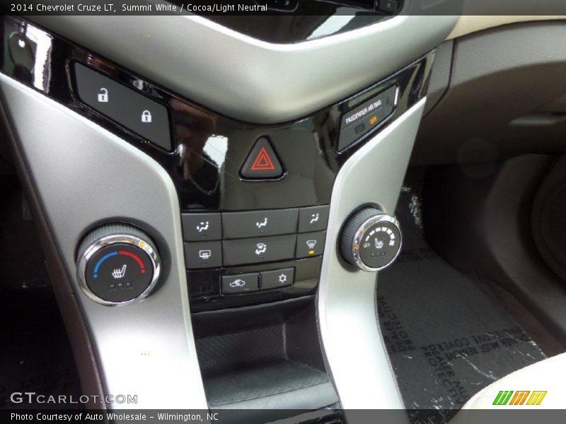 Summit White / Cocoa/Light Neutral 2014 Chevrolet Cruze LT