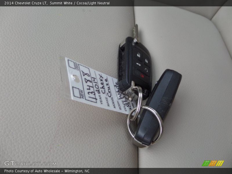 Summit White / Cocoa/Light Neutral 2014 Chevrolet Cruze LT