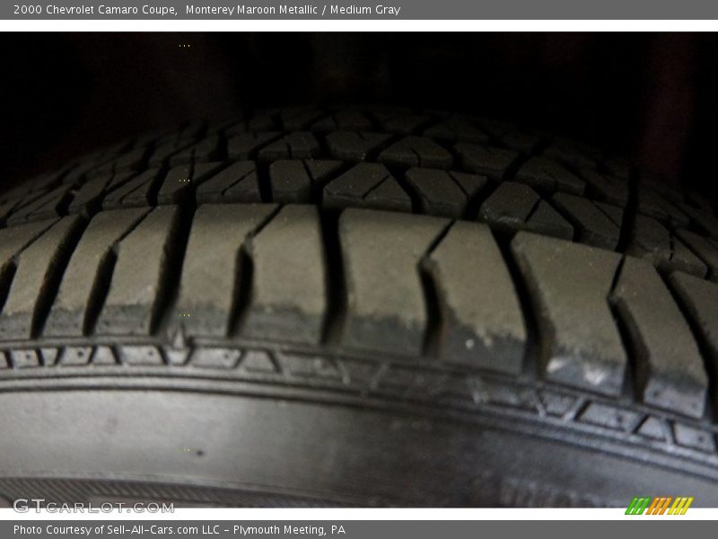 Monterey Maroon Metallic / Medium Gray 2000 Chevrolet Camaro Coupe
