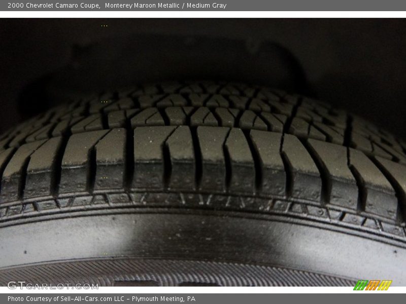 Monterey Maroon Metallic / Medium Gray 2000 Chevrolet Camaro Coupe
