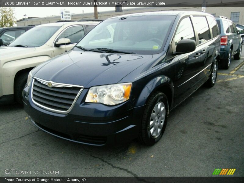 Front 3/4 View of 2008 Town & Country LX