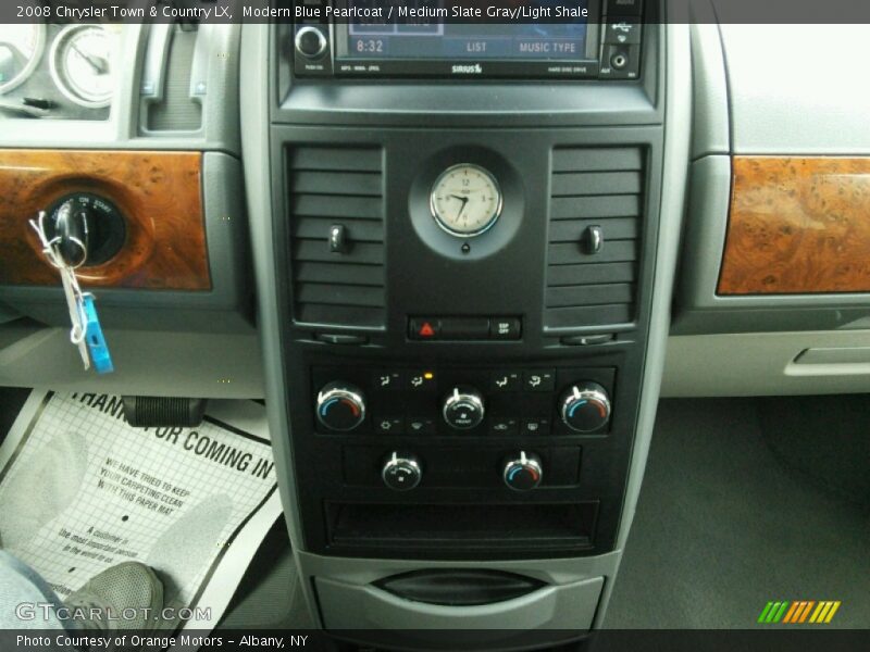 Modern Blue Pearlcoat / Medium Slate Gray/Light Shale 2008 Chrysler Town & Country LX