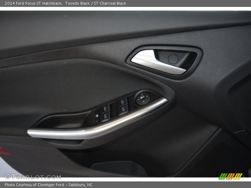 Tuxedo Black / ST Charcoal Black 2014 Ford Focus ST Hatchback