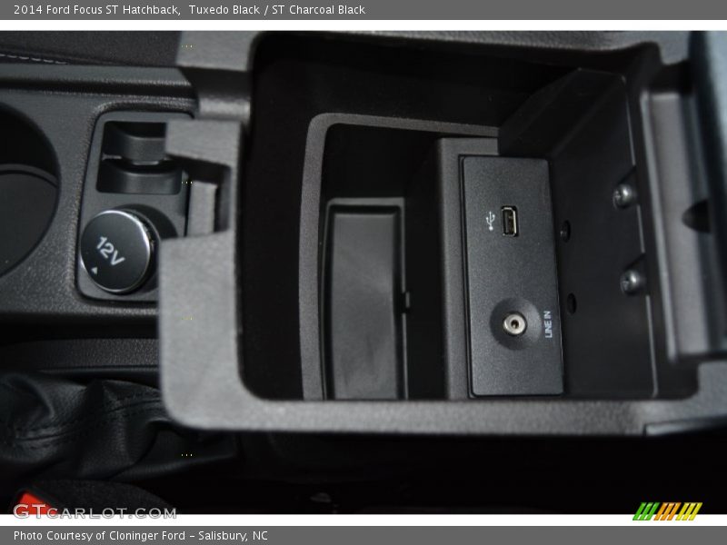 Tuxedo Black / ST Charcoal Black 2014 Ford Focus ST Hatchback