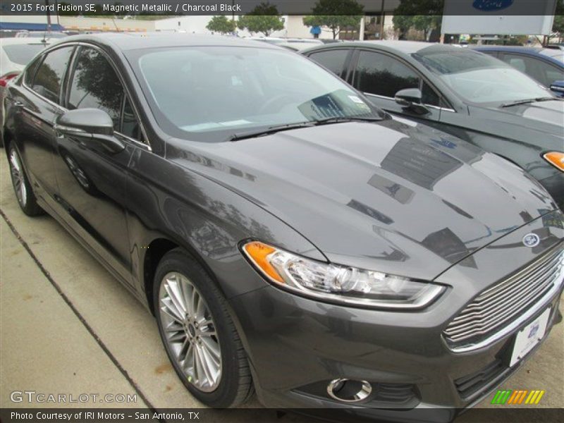 Magnetic Metallic / Charcoal Black 2015 Ford Fusion SE