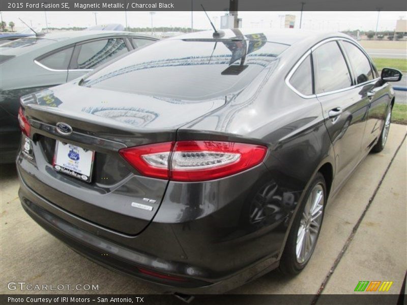Magnetic Metallic / Charcoal Black 2015 Ford Fusion SE