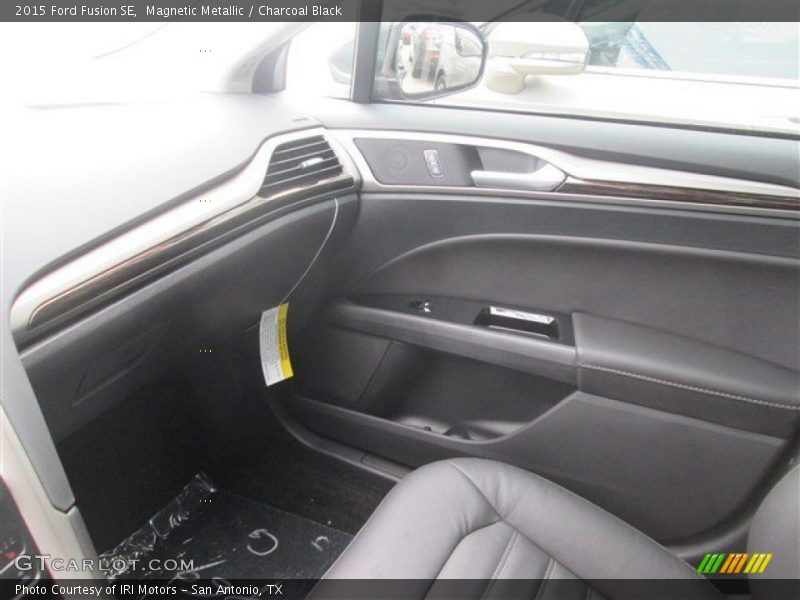 Magnetic Metallic / Charcoal Black 2015 Ford Fusion SE
