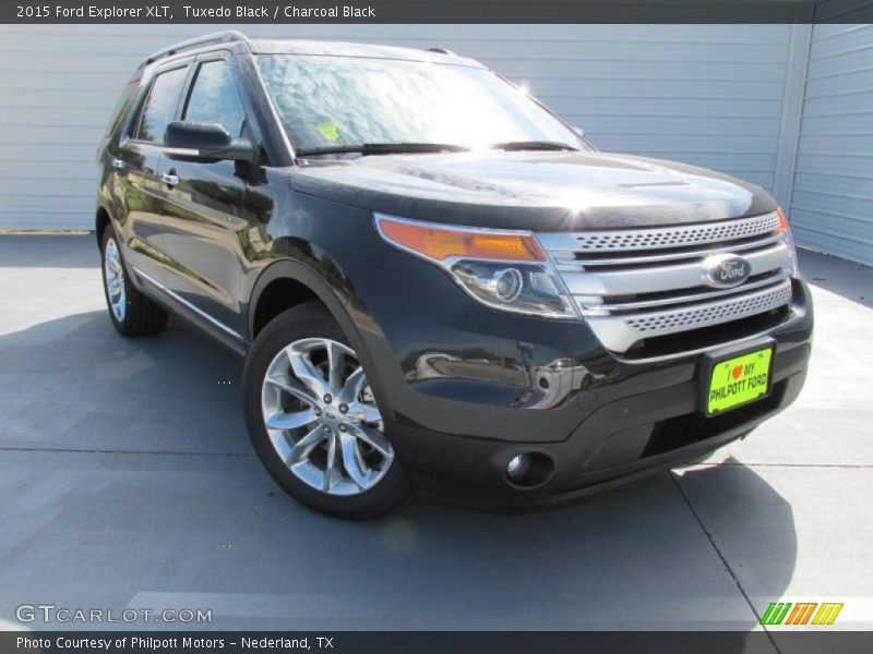 Tuxedo Black / Charcoal Black 2015 Ford Explorer XLT