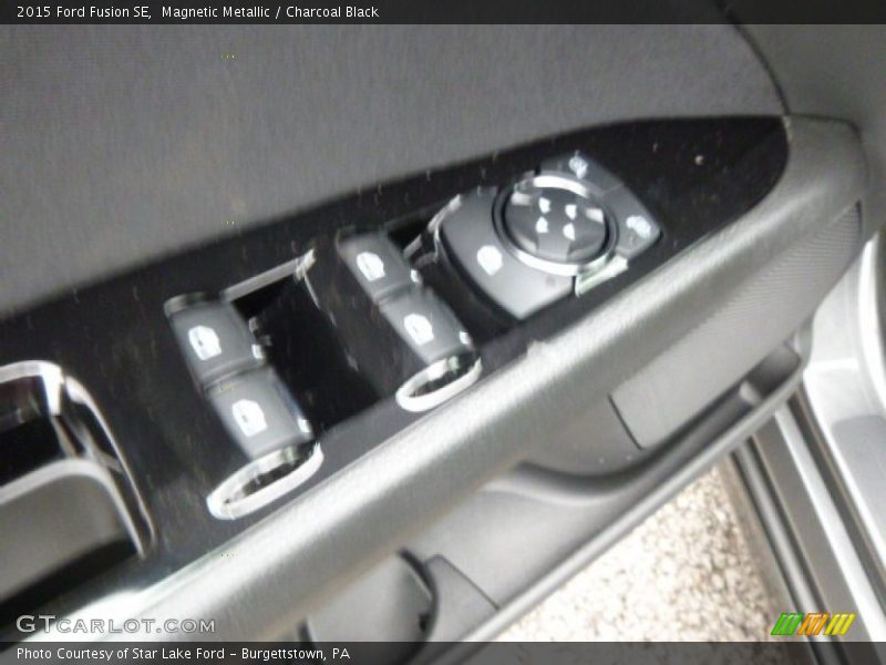 Magnetic Metallic / Charcoal Black 2015 Ford Fusion SE