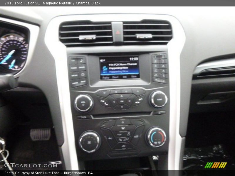 Magnetic Metallic / Charcoal Black 2015 Ford Fusion SE