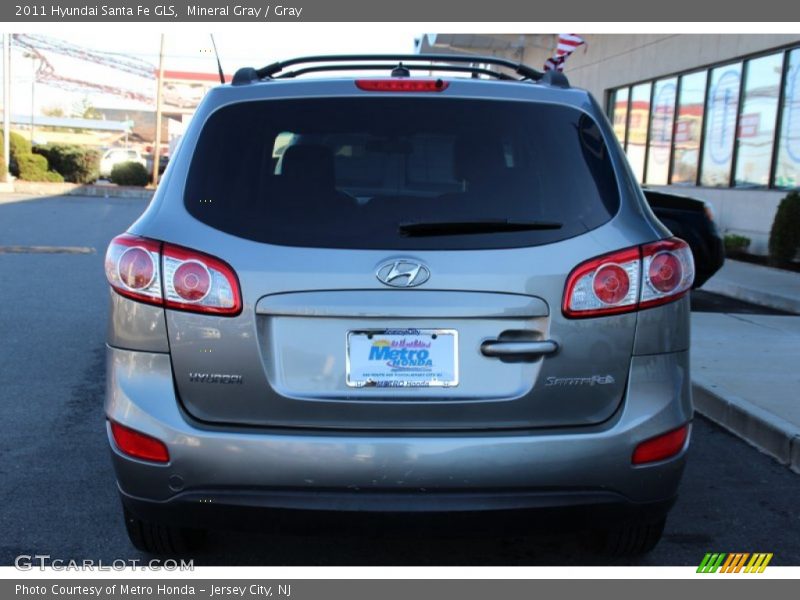 Mineral Gray / Gray 2011 Hyundai Santa Fe GLS