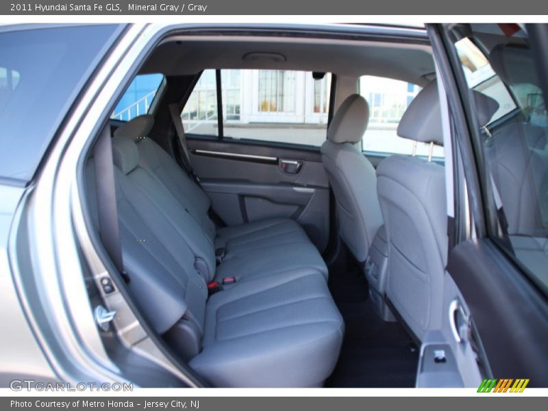 Mineral Gray / Gray 2011 Hyundai Santa Fe GLS