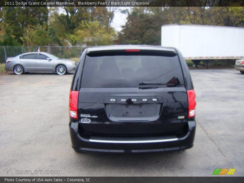 Blackberry Pearl / Black/Light Graystone 2011 Dodge Grand Caravan Mainstreet