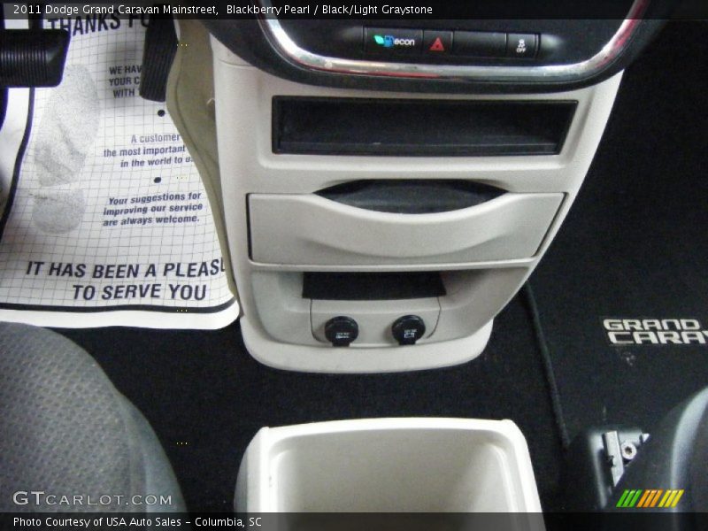 Blackberry Pearl / Black/Light Graystone 2011 Dodge Grand Caravan Mainstreet