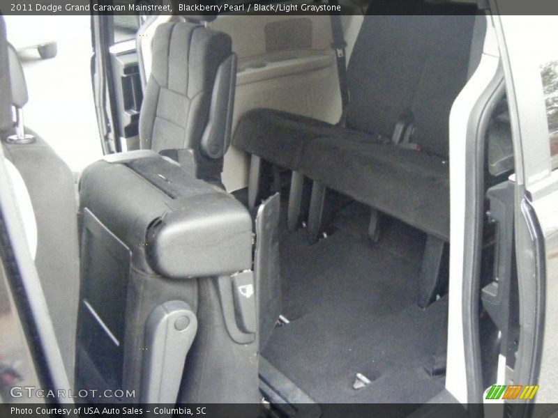 Blackberry Pearl / Black/Light Graystone 2011 Dodge Grand Caravan Mainstreet