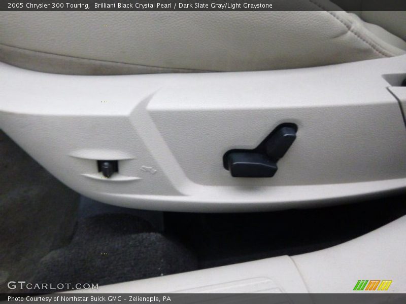 Brilliant Black Crystal Pearl / Dark Slate Gray/Light Graystone 2005 Chrysler 300 Touring