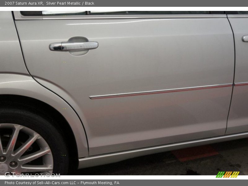 Silver Pearl Metallic / Black 2007 Saturn Aura XR