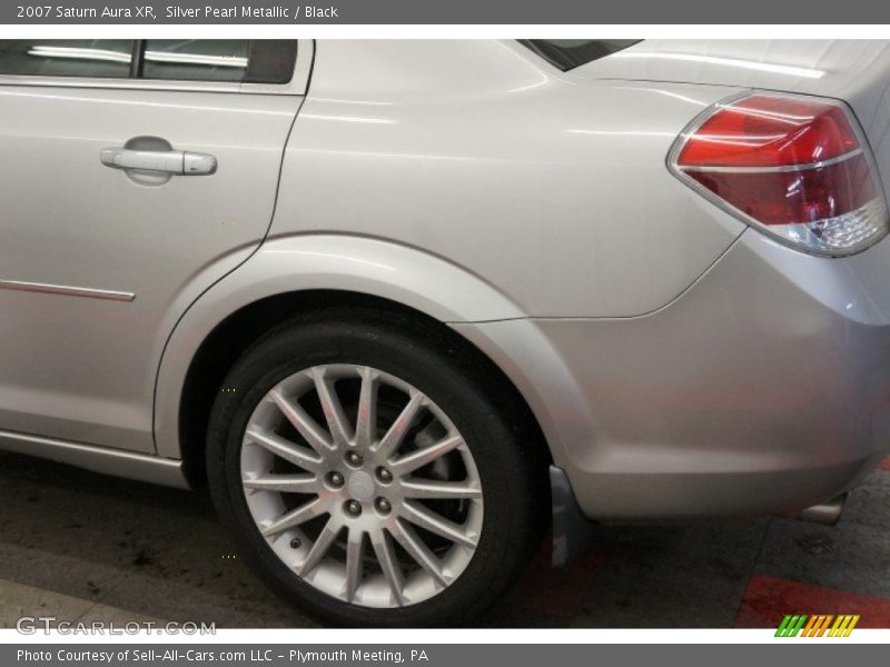 Silver Pearl Metallic / Black 2007 Saturn Aura XR