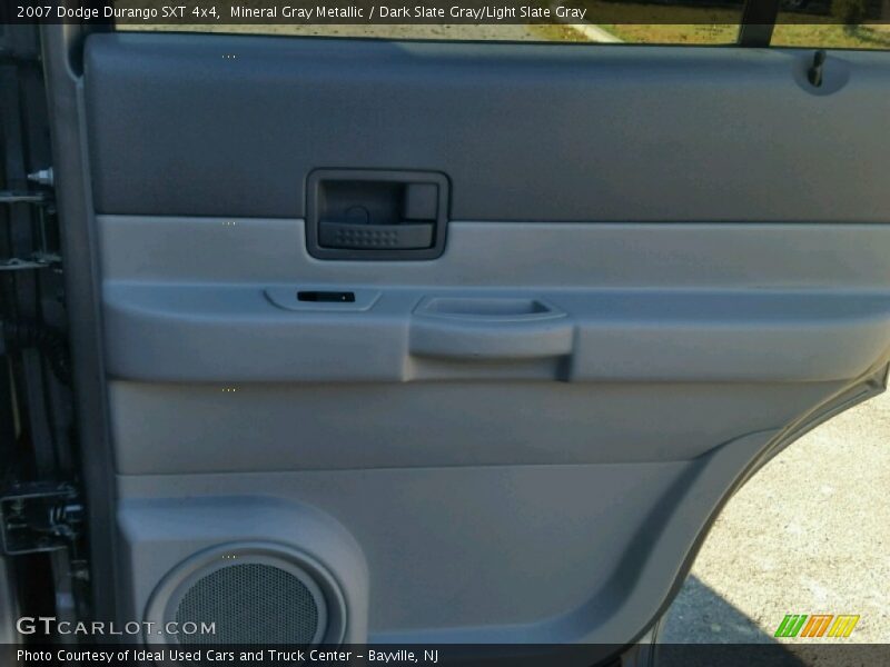 Mineral Gray Metallic / Dark Slate Gray/Light Slate Gray 2007 Dodge Durango SXT 4x4