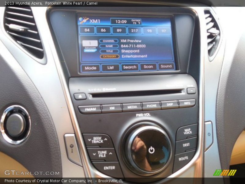 Porcelain White Pearl / Camel 2013 Hyundai Azera