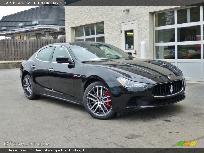 Front 3/4 View of 2015 Ghibli 