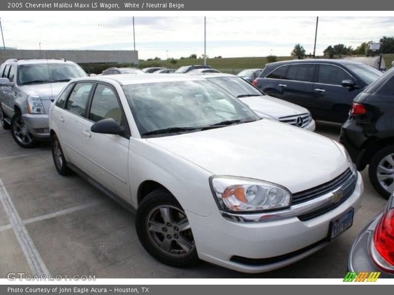 White / Neutral Beige 2005 Chevrolet Malibu Maxx LS Wagon