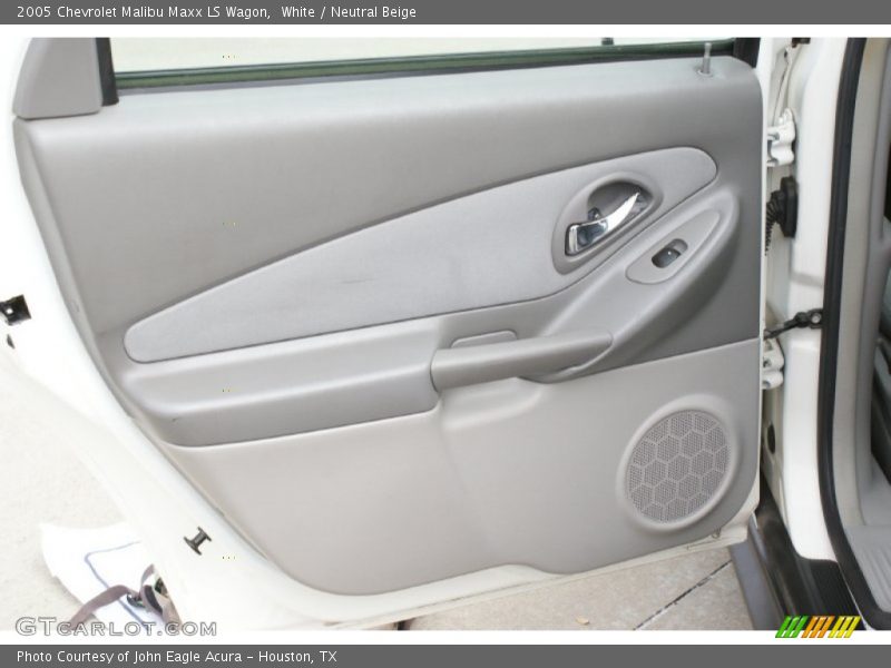 White / Neutral Beige 2005 Chevrolet Malibu Maxx LS Wagon