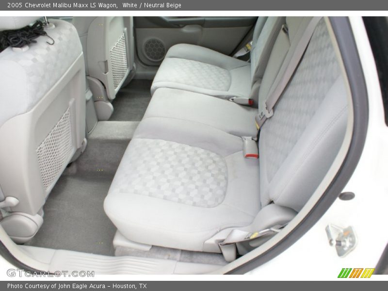 White / Neutral Beige 2005 Chevrolet Malibu Maxx LS Wagon