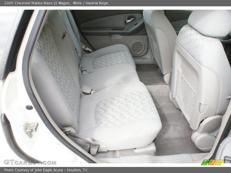 White / Neutral Beige 2005 Chevrolet Malibu Maxx LS Wagon
