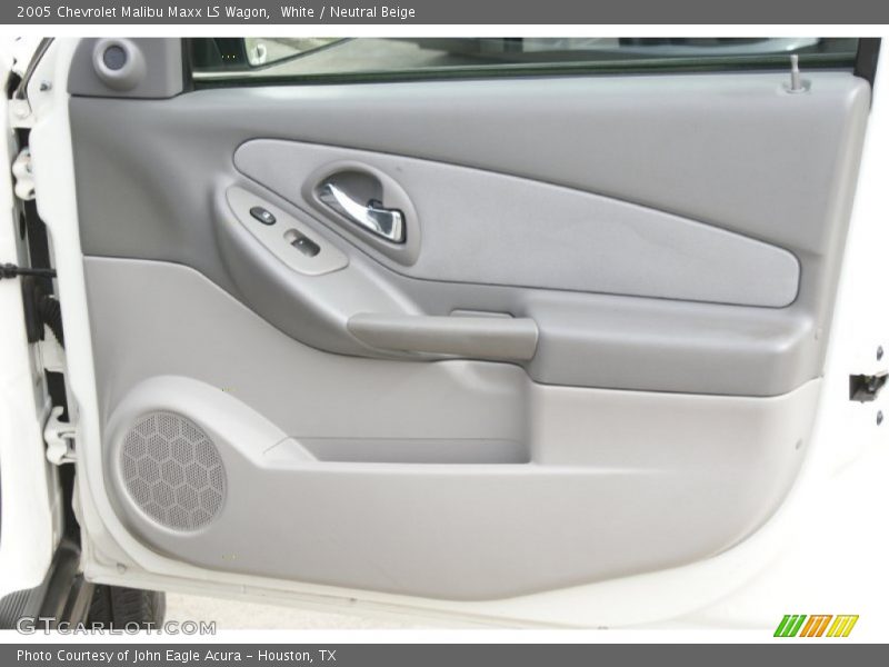 White / Neutral Beige 2005 Chevrolet Malibu Maxx LS Wagon