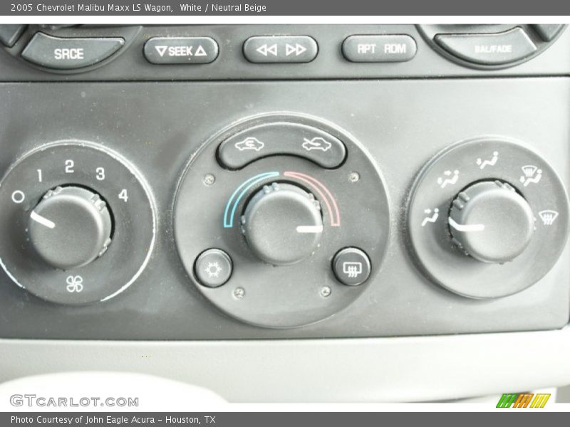 White / Neutral Beige 2005 Chevrolet Malibu Maxx LS Wagon