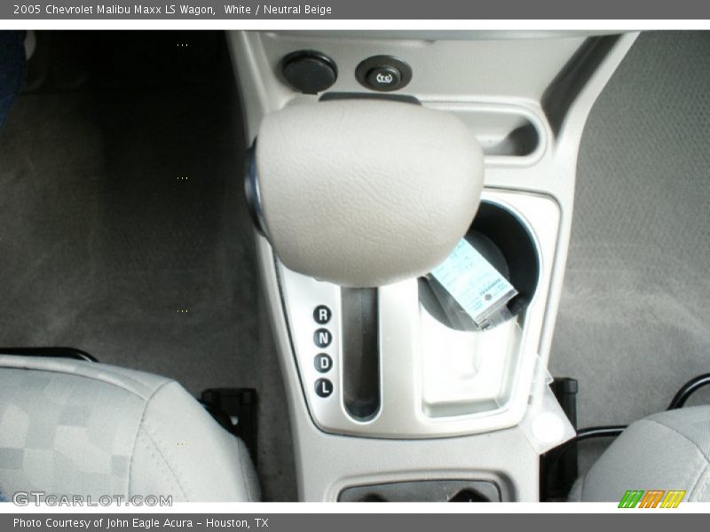 White / Neutral Beige 2005 Chevrolet Malibu Maxx LS Wagon