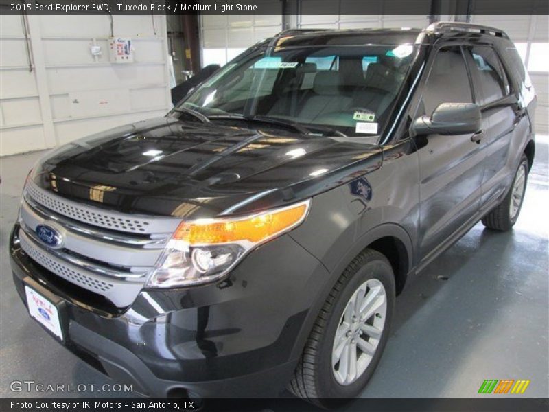 Tuxedo Black / Medium Light Stone 2015 Ford Explorer FWD
