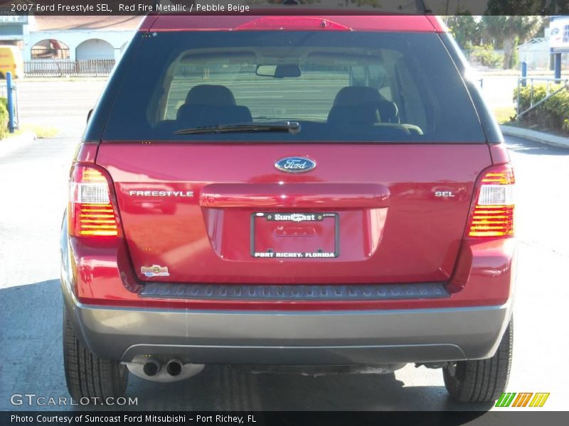 Red Fire Metallic / Pebble Beige 2007 Ford Freestyle SEL