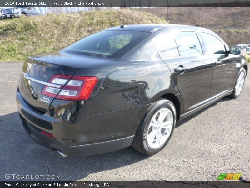 Tuxedo Black / Charcoal Black 2014 Ford Taurus SEL