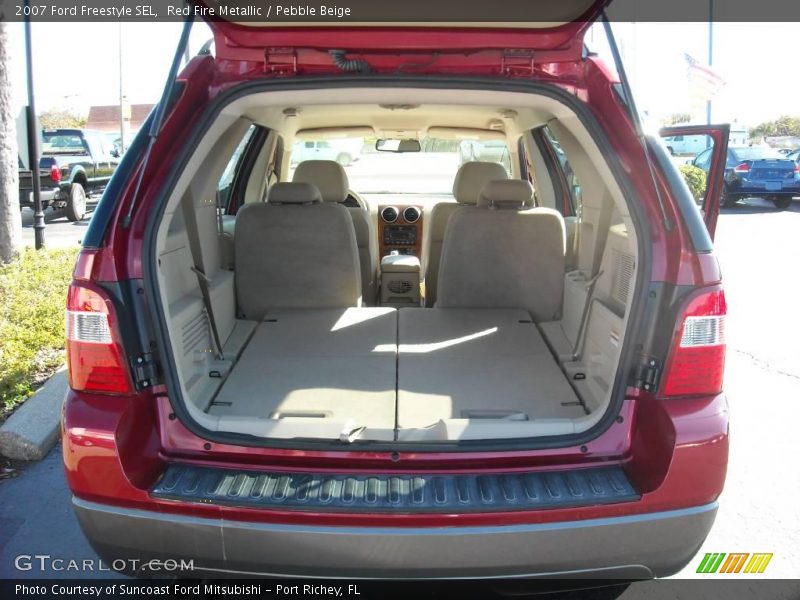 Red Fire Metallic / Pebble Beige 2007 Ford Freestyle SEL