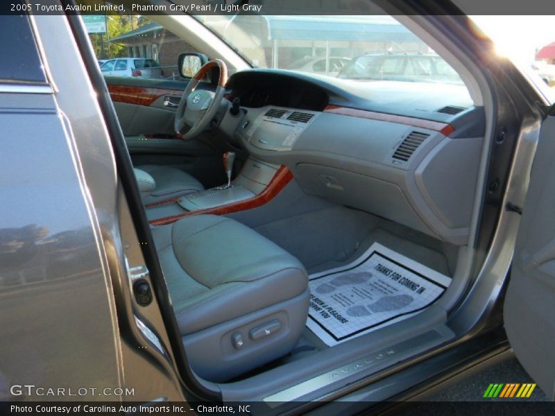 Phantom Gray Pearl / Light Gray 2005 Toyota Avalon Limited