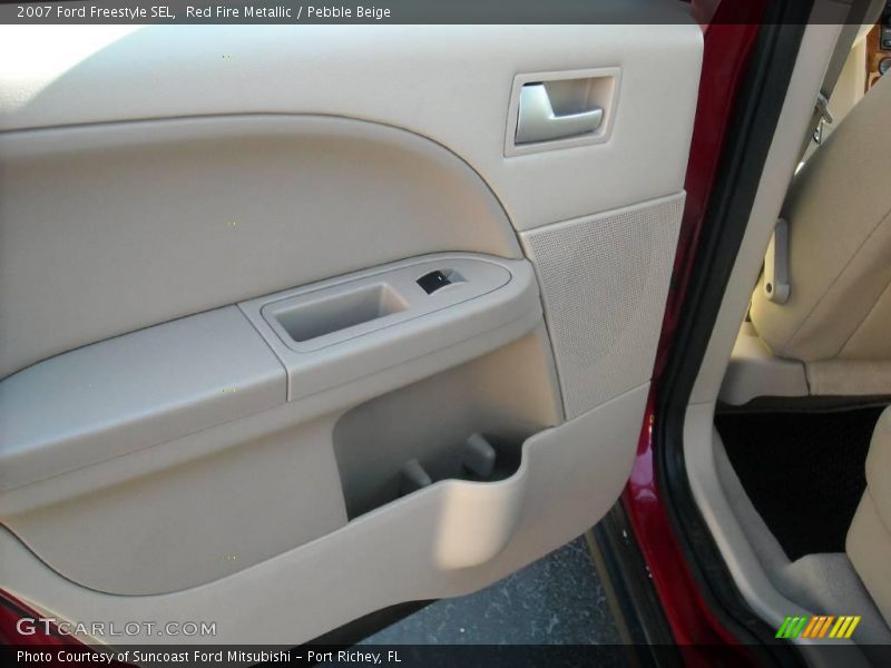 Red Fire Metallic / Pebble Beige 2007 Ford Freestyle SEL