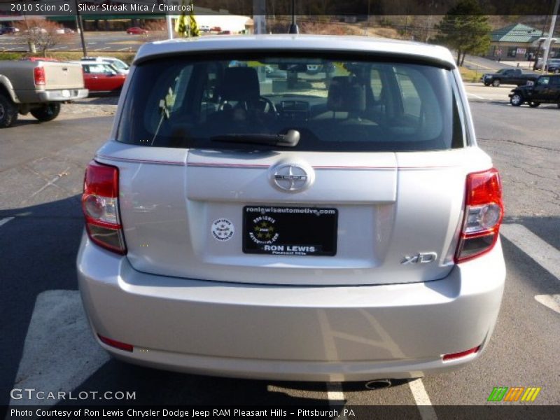 Silver Streak Mica / Charcoal 2010 Scion xD