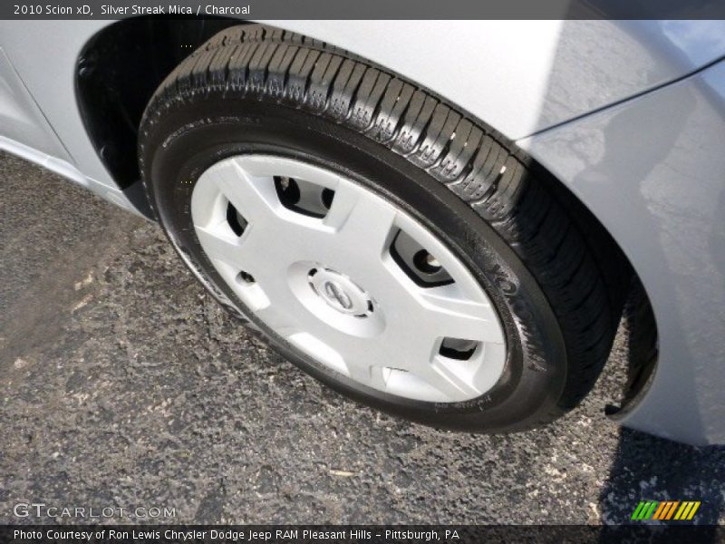 Silver Streak Mica / Charcoal 2010 Scion xD