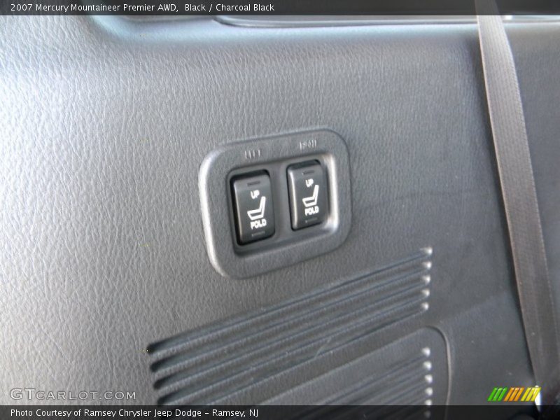 Black / Charcoal Black 2007 Mercury Mountaineer Premier AWD