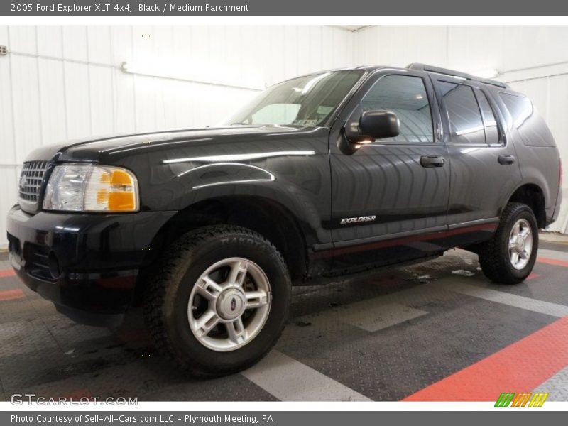 Black / Medium Parchment 2005 Ford Explorer XLT 4x4