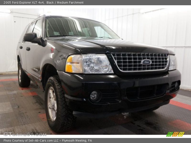 Black / Medium Parchment 2005 Ford Explorer XLT 4x4