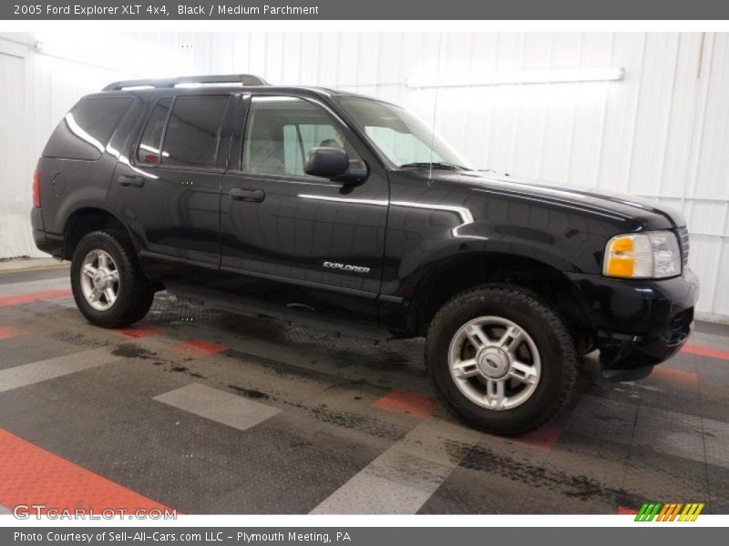 Black / Medium Parchment 2005 Ford Explorer XLT 4x4