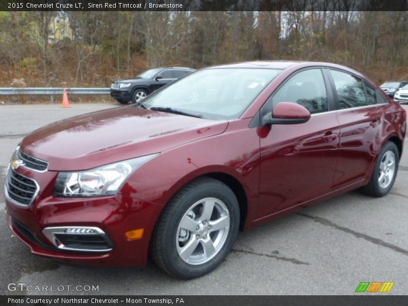 Front 3/4 View of 2015 Cruze LT