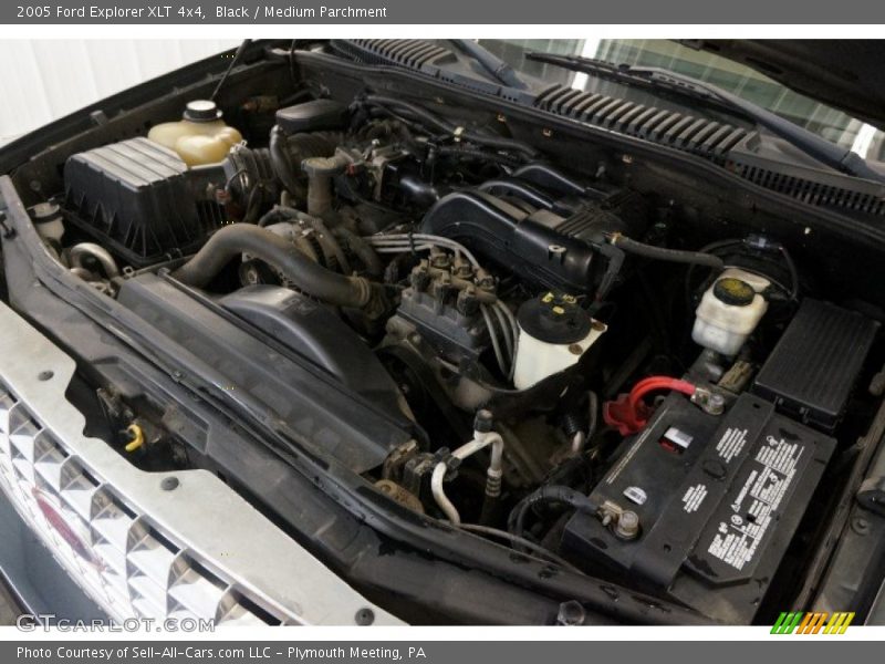 Black / Medium Parchment 2005 Ford Explorer XLT 4x4
