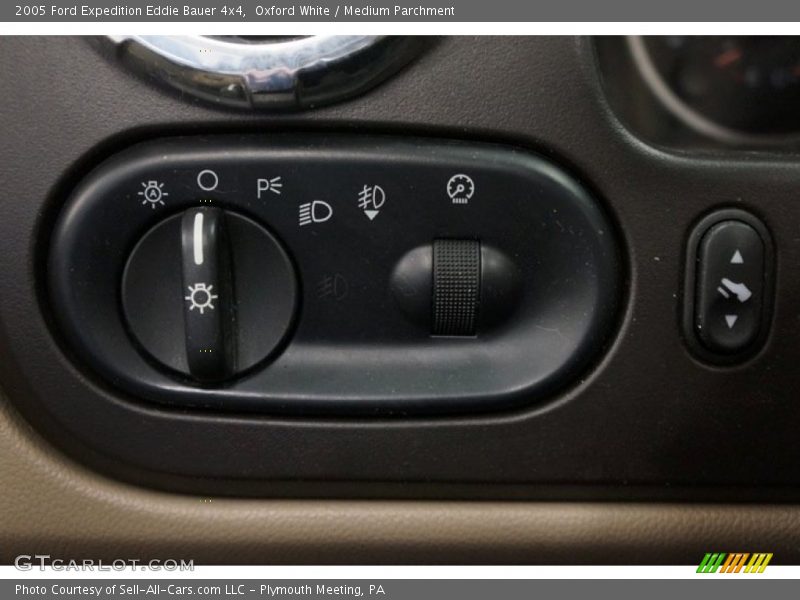 Oxford White / Medium Parchment 2005 Ford Expedition Eddie Bauer 4x4