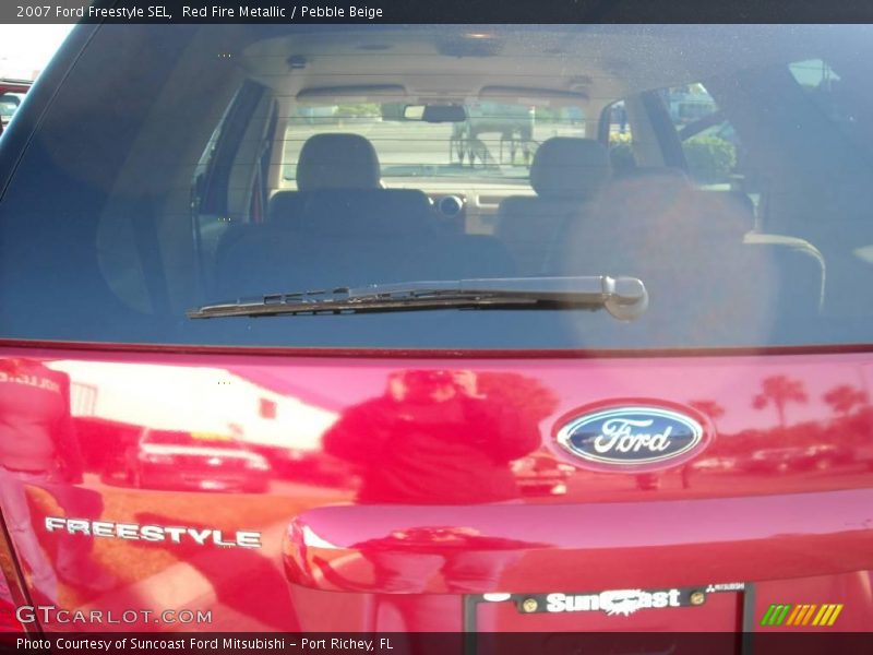 Red Fire Metallic / Pebble Beige 2007 Ford Freestyle SEL