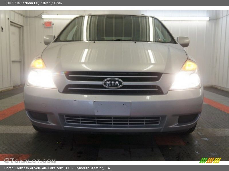 Silver / Gray 2007 Kia Sedona LX